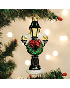 CHRISTMAS LAMP POST ORNAMENT